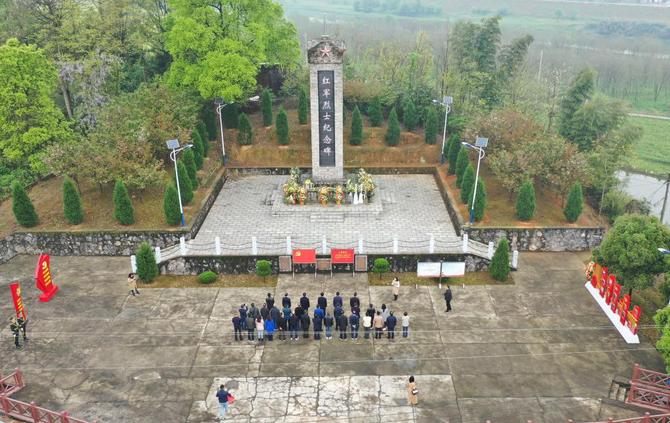 星空xingkong(中国)理论学习中心组赴浯溪河战役旧址开展党史学习教育 星空xingkong(中国)理论学习中心组赴浯溪河战役旧址开展党史学习教育