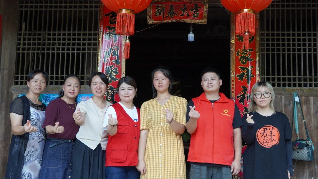 爱心改变命运|受过帮助的“小苗”,梦想成为教育的园丁