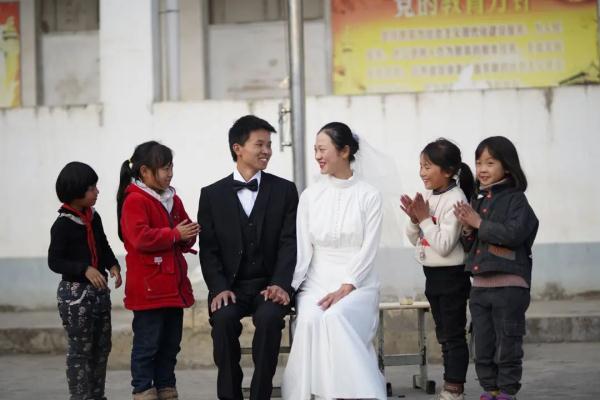 火了!这对支教夫妻走红网络,他们故事感动无数人...... | 特别关注 火了!这对支教夫妻走红网络,他们故事感动无数人...... | 特别关注