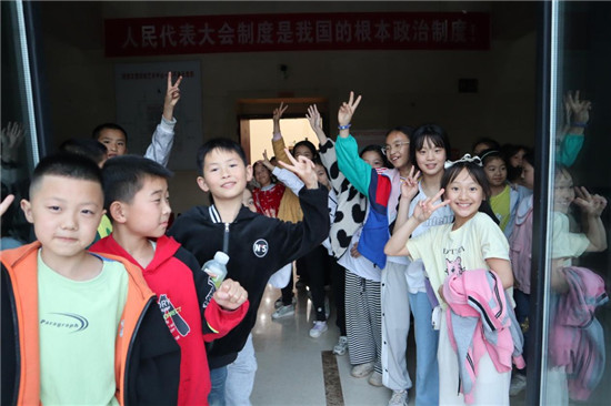 “走进大学校园,体验艺术魅力”实践活动。单位供图